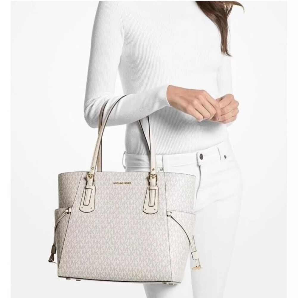 MICHAEL Michael Kors Voyager East/West Signature Tote NWOT